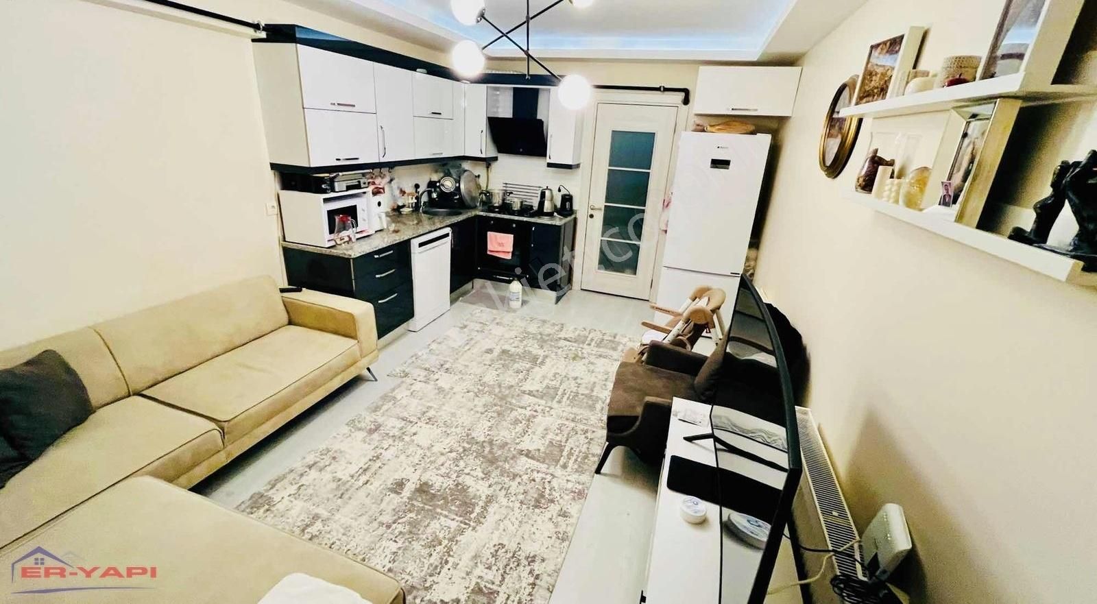 Er Yapı Emlak Ofisinden Hasanağa Bahçesi Civarı 2+1 Balkonlu