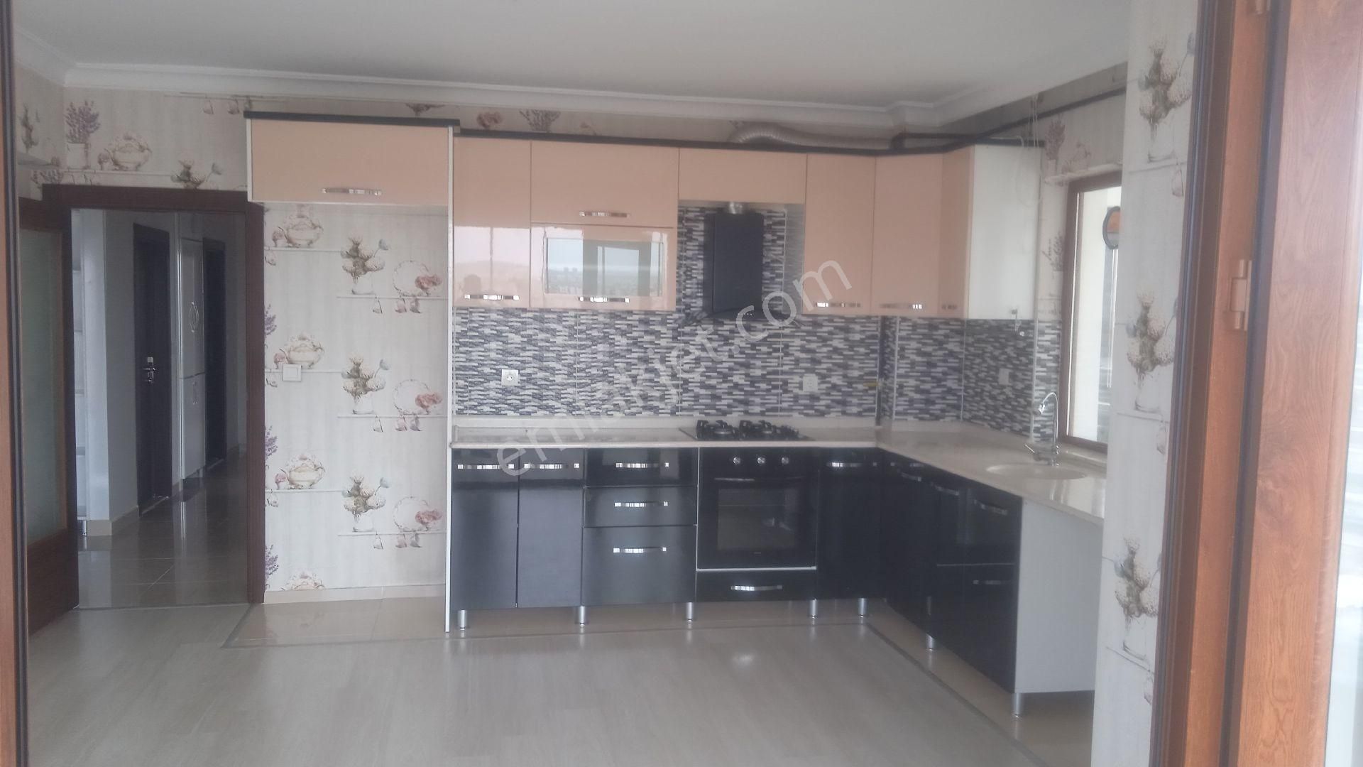 Sahibinden Konser Alanı Yanında Satılık Luks Daire 3+1