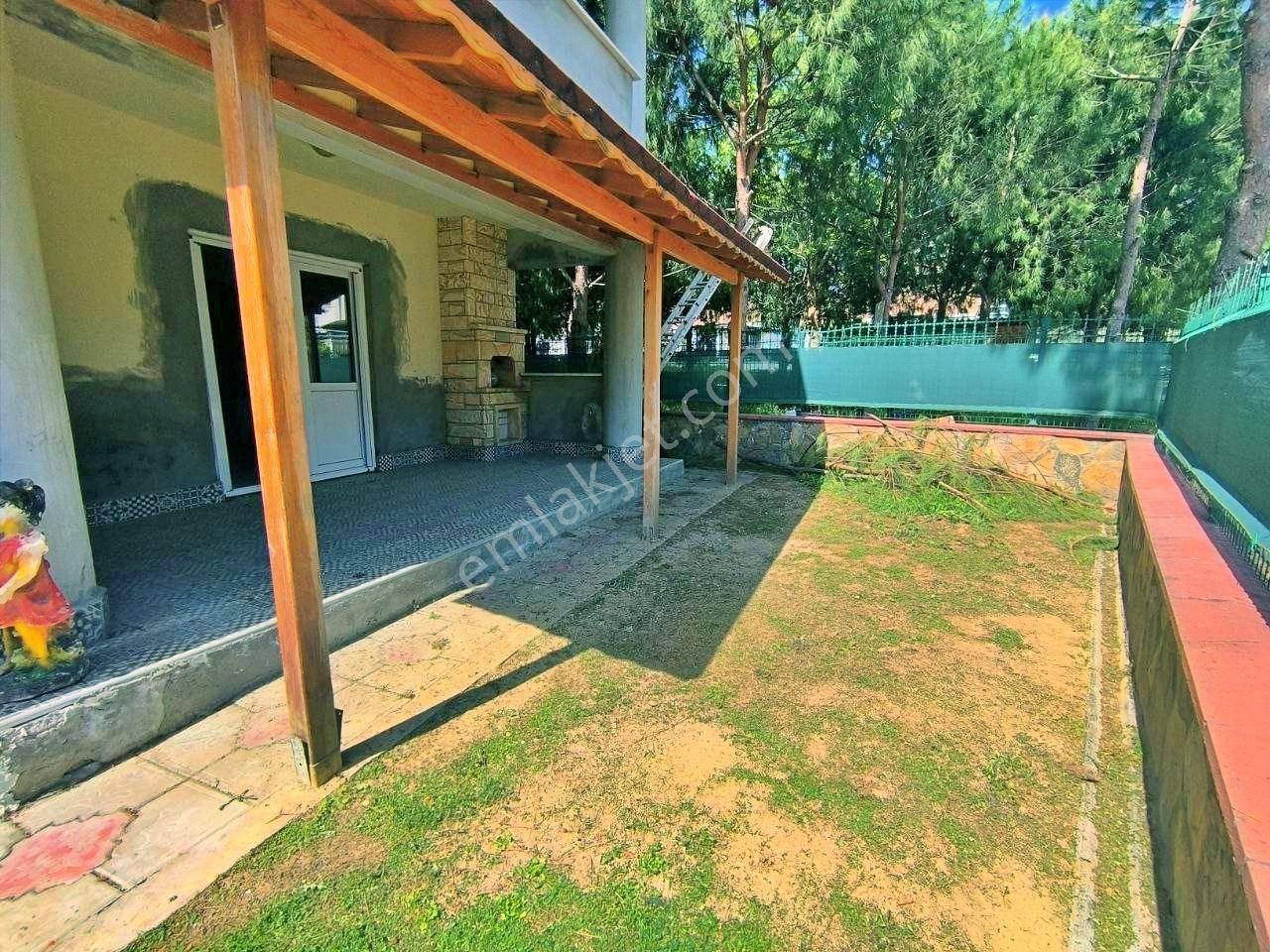 Uytundan Gürede Denize 100 Metre 3+1 Satılık Villa