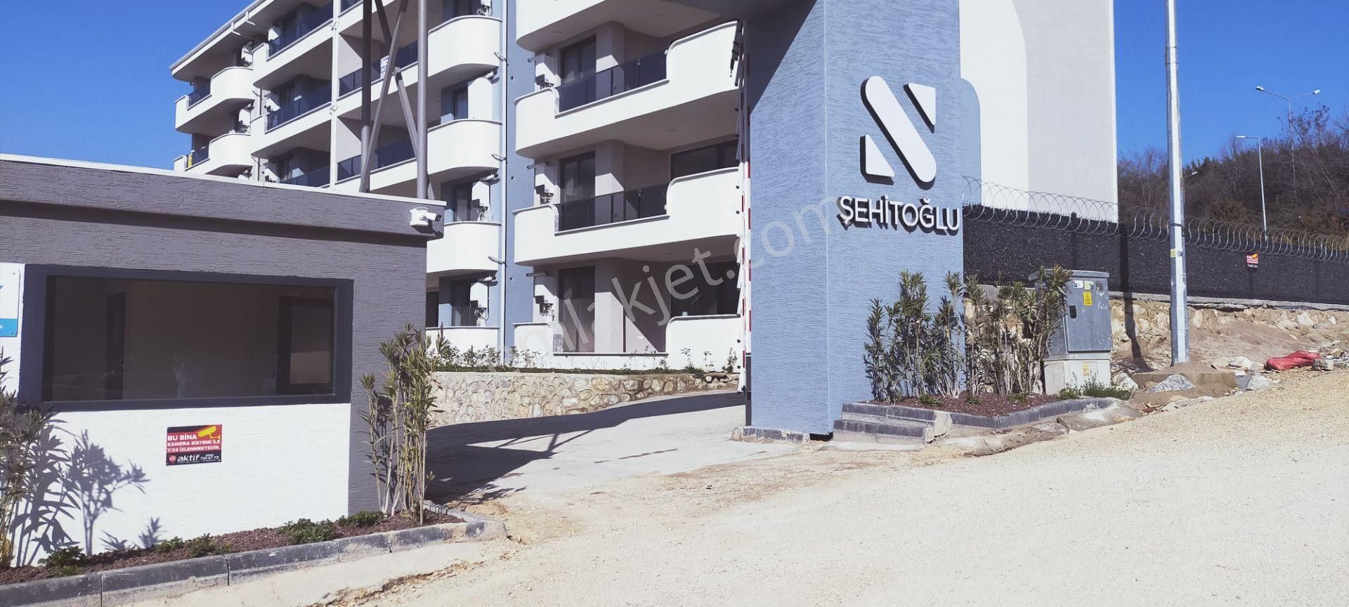 İnegöl Fatih Mah Şehitoğlu Flora Vista Satılık Yüzme Havuzlu 3+1 Daire 177m2
