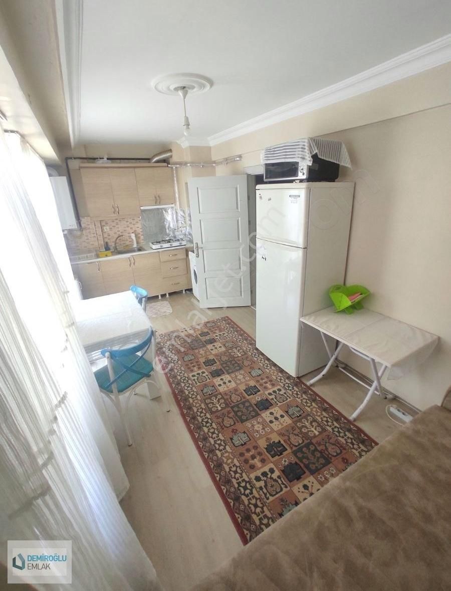 İletişim Kapısı Ve Eczacılık Kapısı Yakını Eşyalı Apart Daire