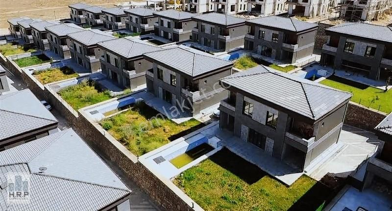 Harun Reşit Polat'tan Körkün'de Site İçi Natamam Villa