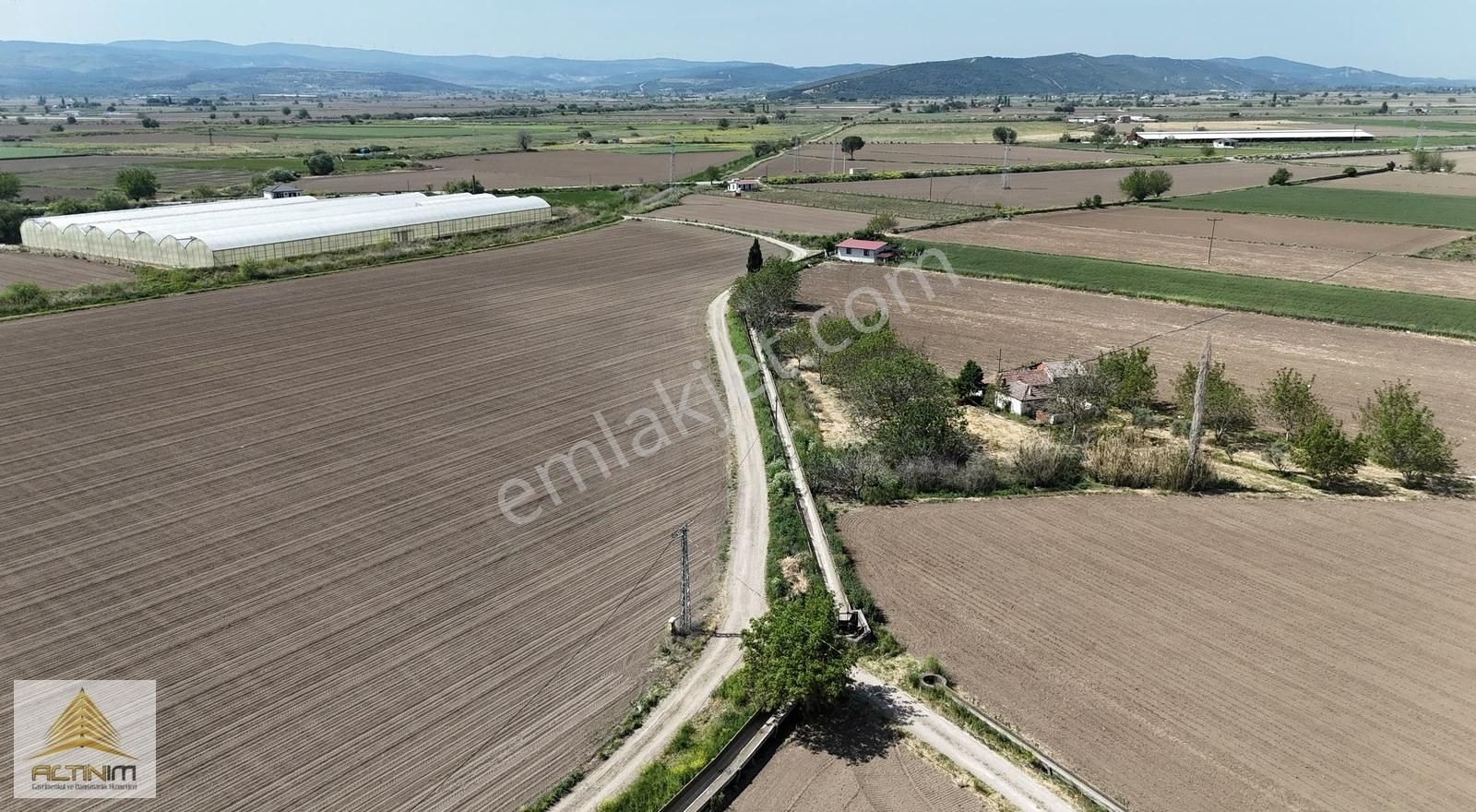 Altınım Gayrimenkulden Mükemmel Konumda 33,155 M² Satılık Tarla.