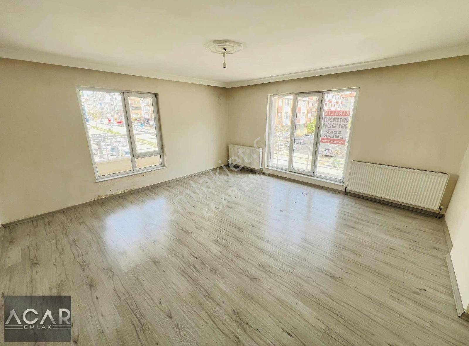 Acar Emlak"tan 3+1 Cadde Üzeri Heryere Yürüme Mesafeli Kiralık
