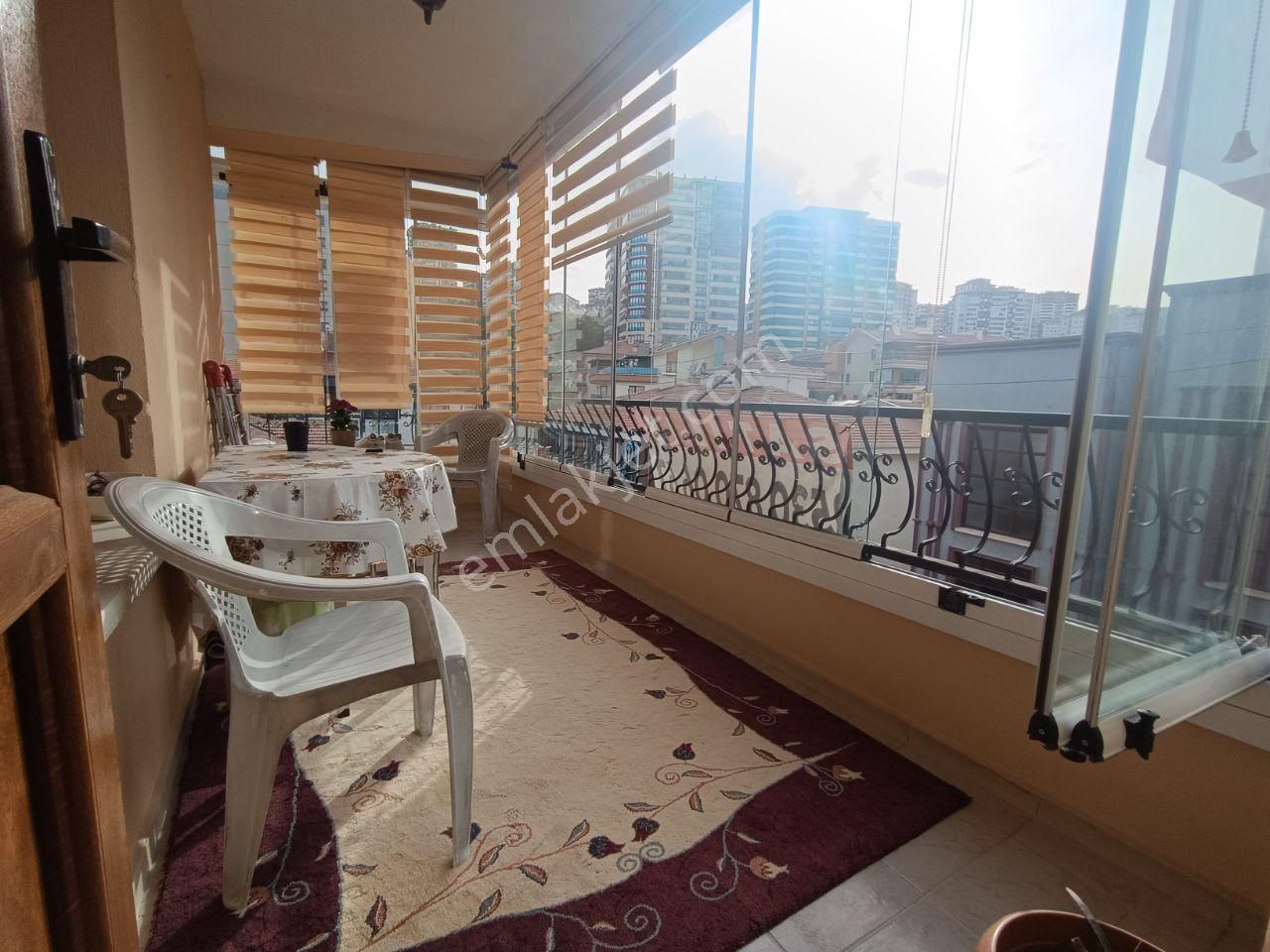 Ayvalı Seval Caddesi Üzeri Ön Cephe Çift Cam Balkon Ebeveyn Banyolu 3+1 /135 M2 Satılık Daire