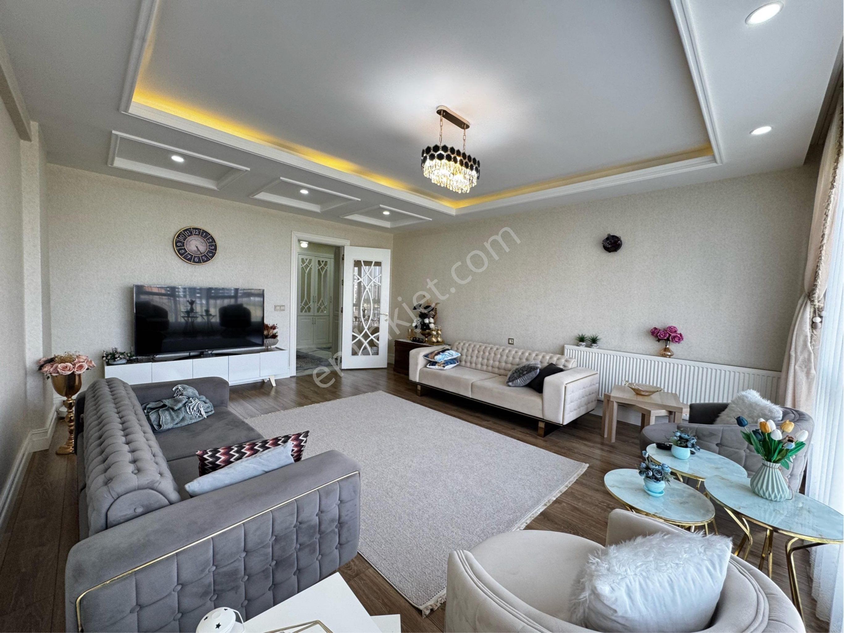 Gordion Yapı’da Acil Satılık 2+1 Büyük Metrekare Daire