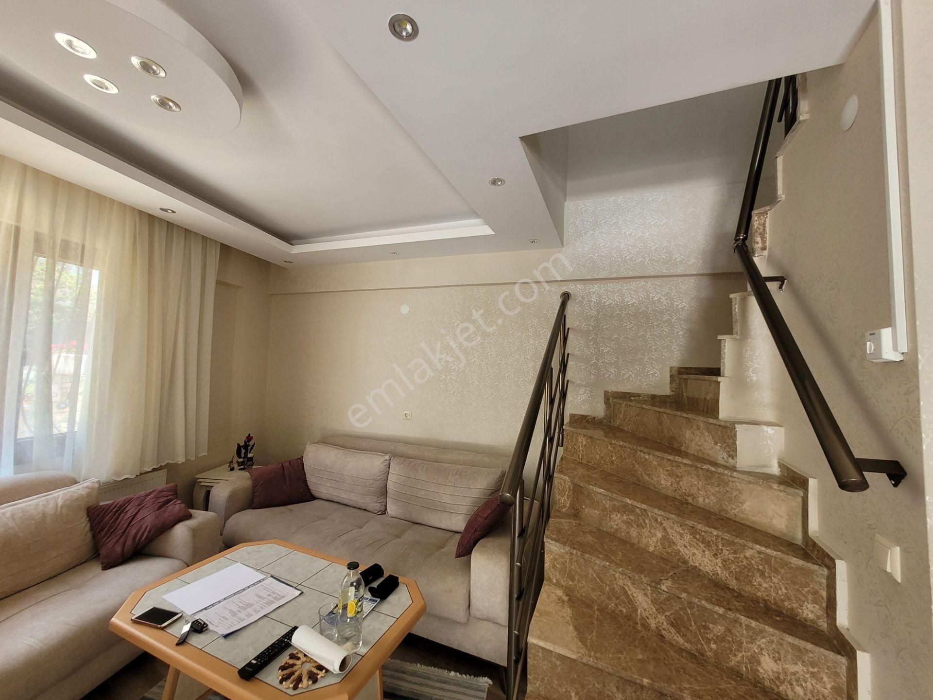 Yenifoça Merkezde Satılık Villa - Görsel 6