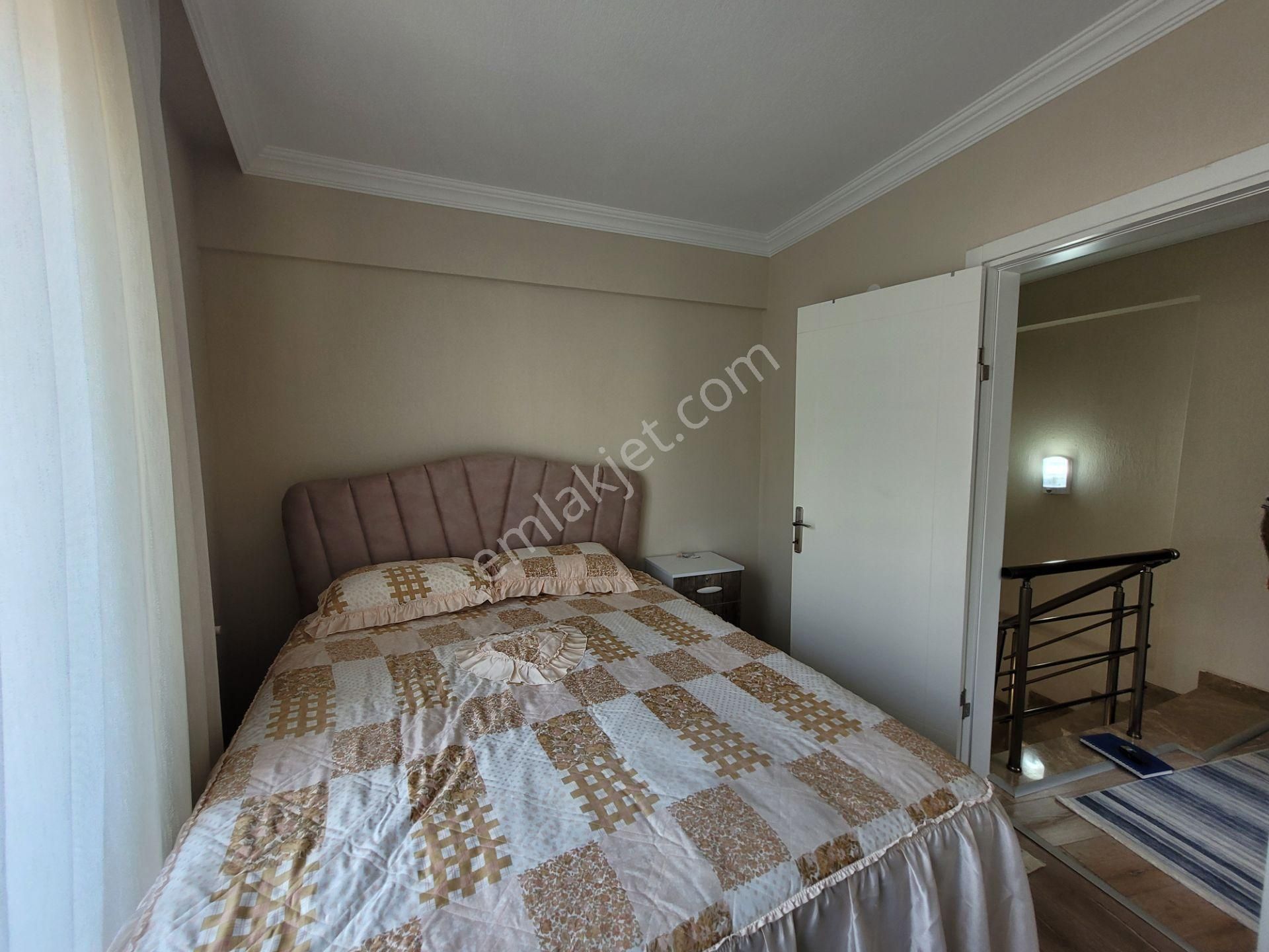 Yenifoça Merkezde Satılık Villa - Görsel 15