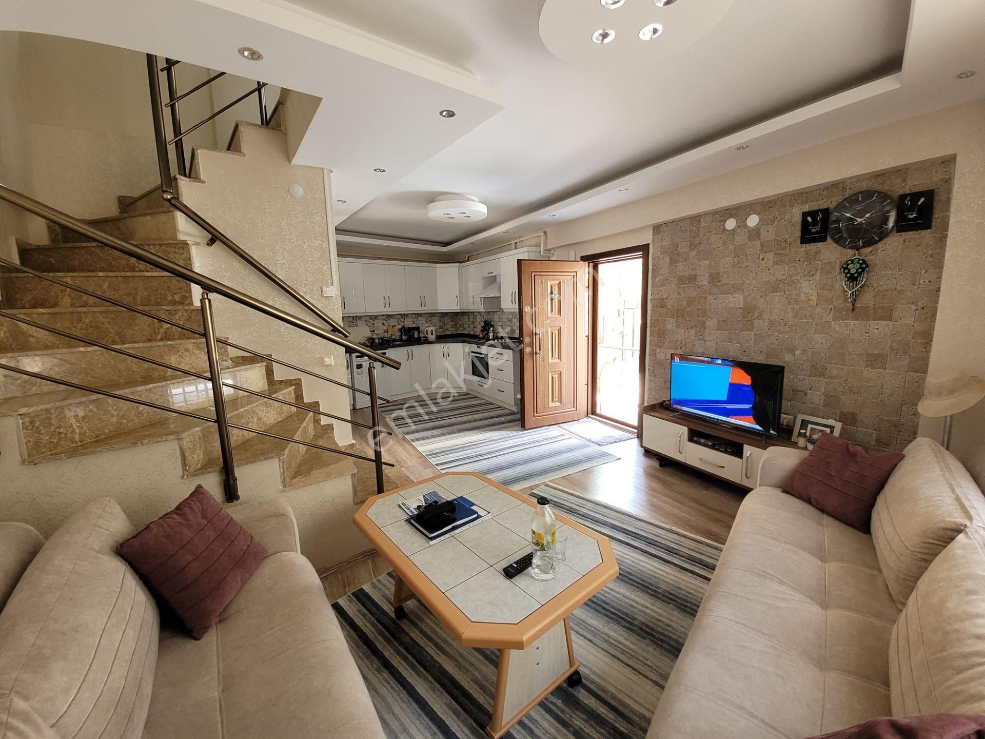 Yenifoça Merkezde Satılık Villa - Görsel 4