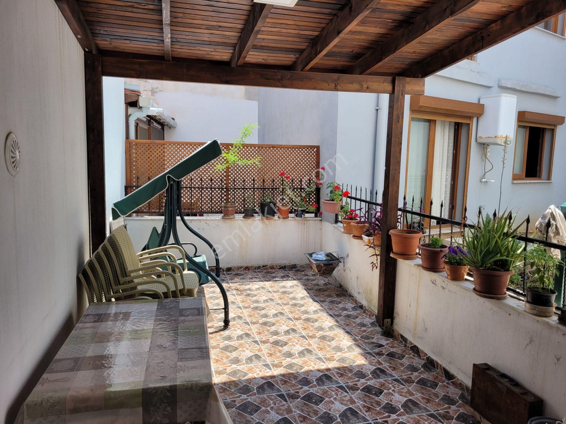 Yenifoça Merkezde Satılık Villa - Görsel 21