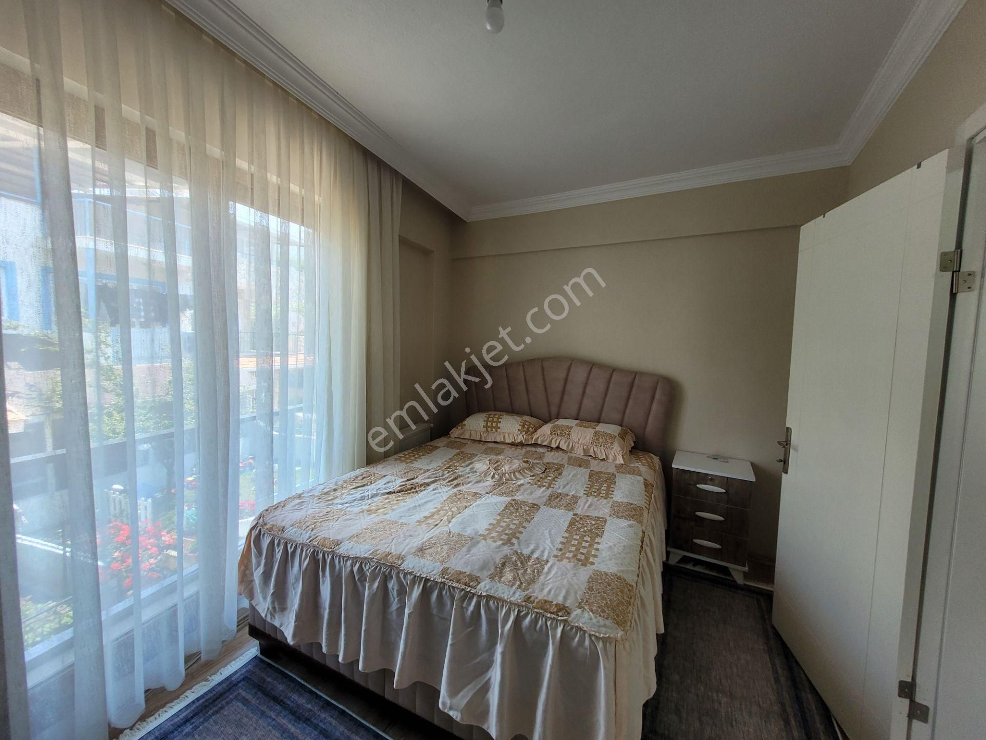 Yenifoça Merkezde Satılık Villa - Görsel 14