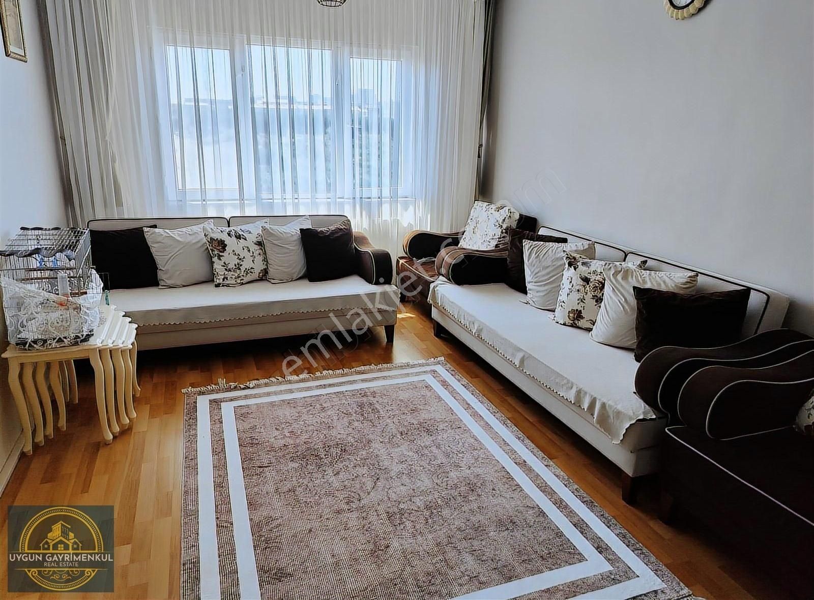Acil ! Satılık Çamlıca Sitesinde 2+1 , 85m² Daire