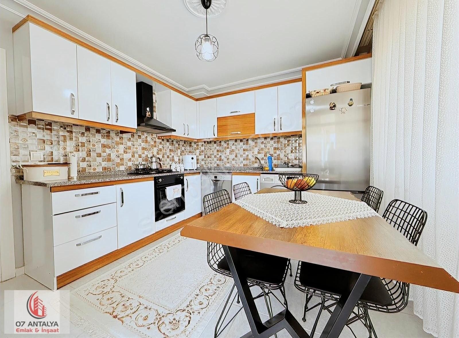 Kütükçüde Kanal Dibinde Asansörlü Sıfır Ayarında 110m2 2+1
