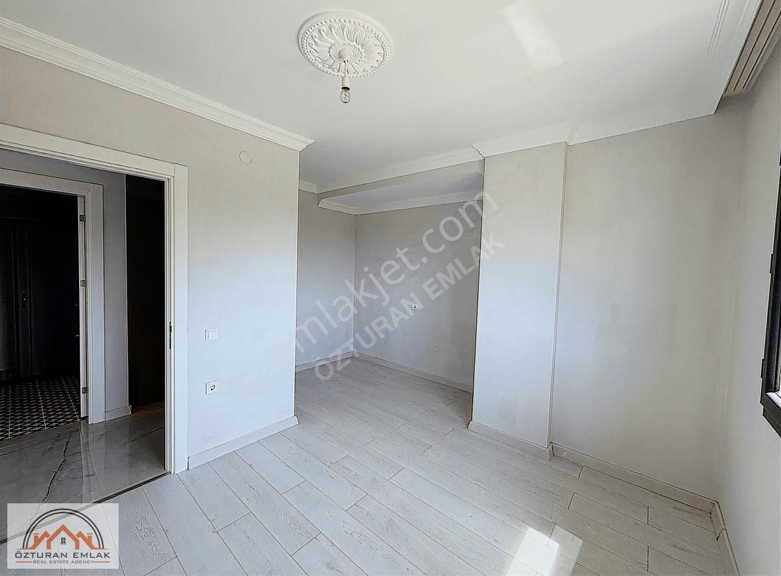 Kuşadası Davutlar Merkezde Satılık 2+1 Daire