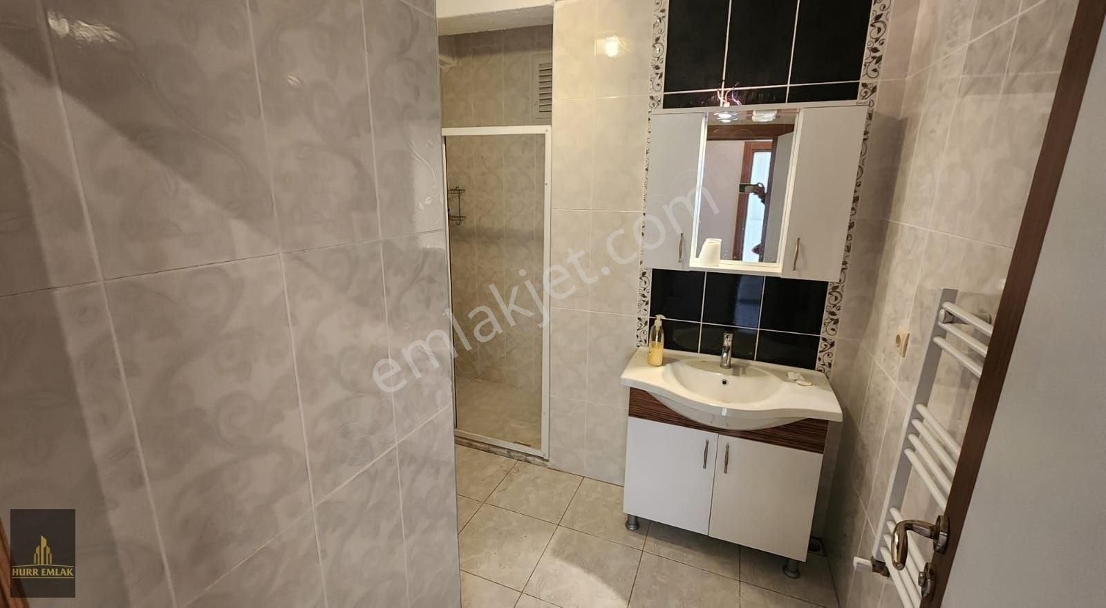 Yomra Site Içerisinde Eşyalı Satılık Dublex Daire - Görsel 11