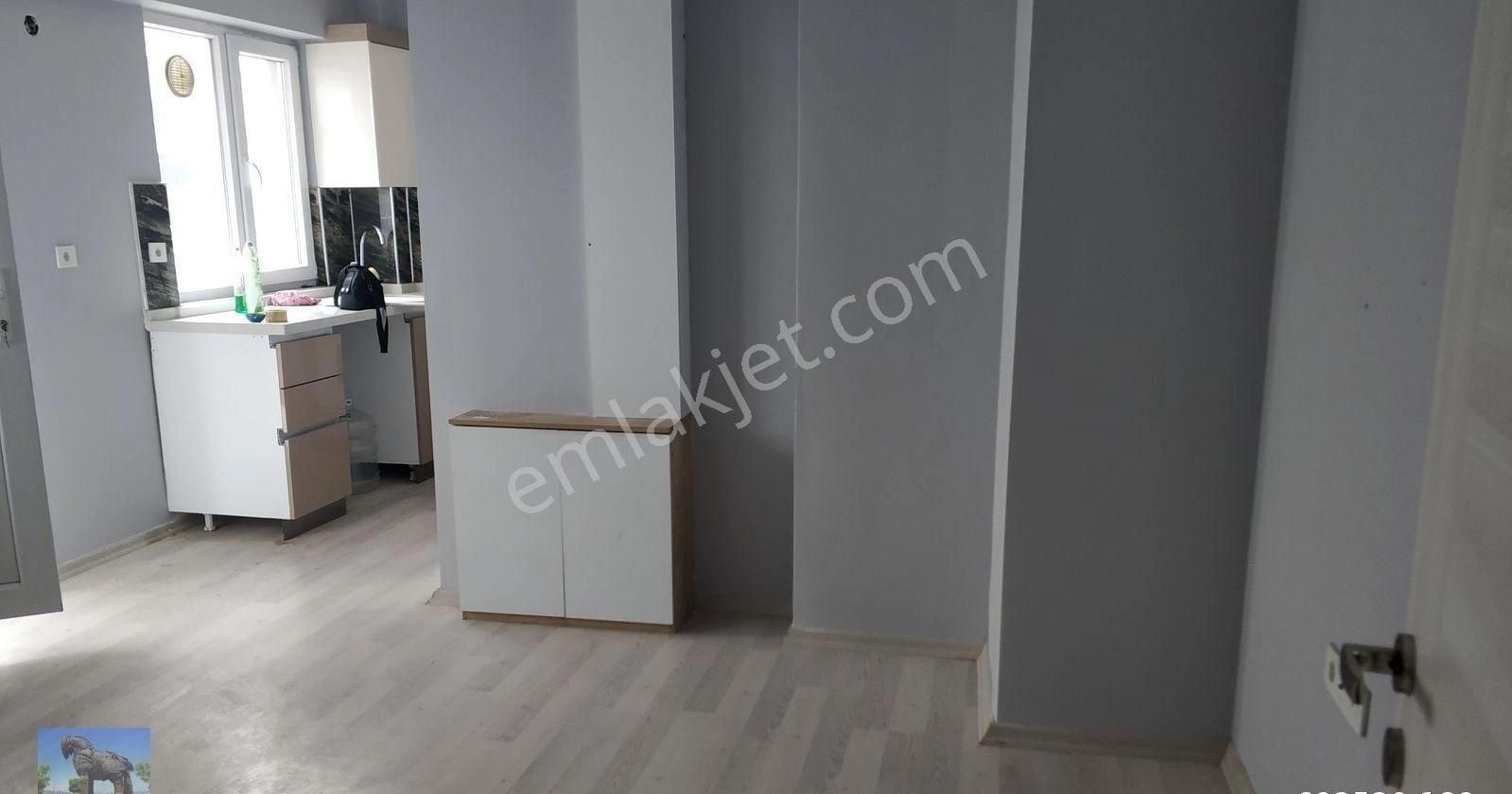 Çanakkale Tekzen'in Tam Merkezinde Marketlere, Ana Asfalta Yakın Kiralık Daire