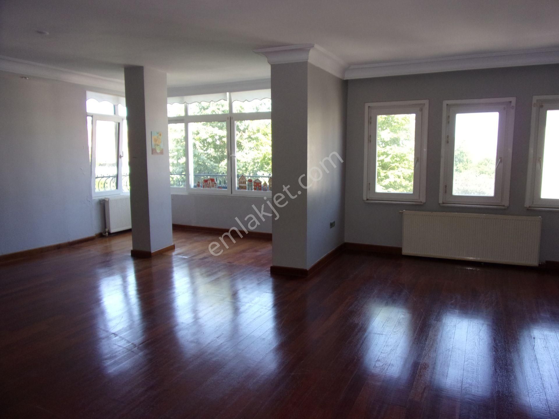 Tarabya Sitede 3+1 140 Metrekare Krediye Uygun Satılık Daire