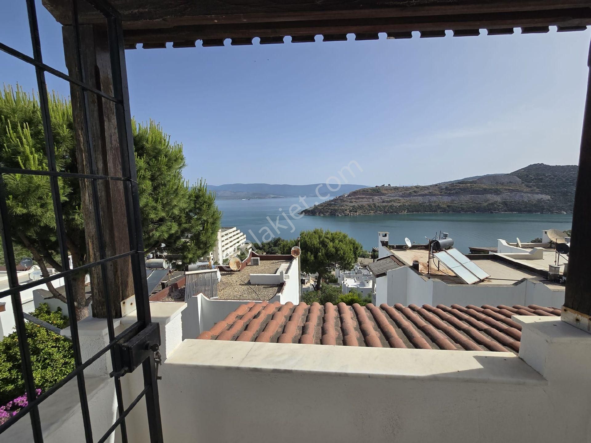 Bodrum Boğaziçi'nde Kendisine Ait Plajı Ve Özel İskelesi Bulunan Deniz Manzaralı Muhteşem Villa
