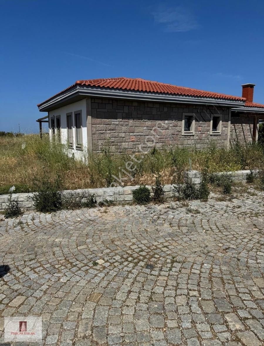Bozcaada Alaybey 4+1 Satılık Taş Ev 1750 M2 Arazi İçinde 220 M2