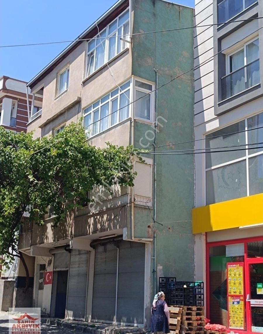Bayraklı Şehir Hastanesi Yakını 2+1 90m2