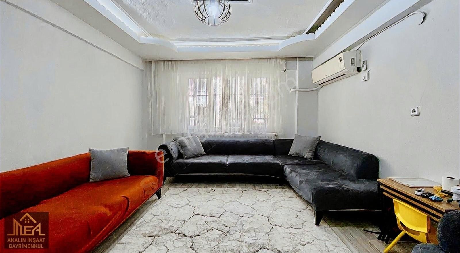 Sevgi Mahallesinde Cadde Yakını 3+1 130 M2 Geniş Satılık Daire
