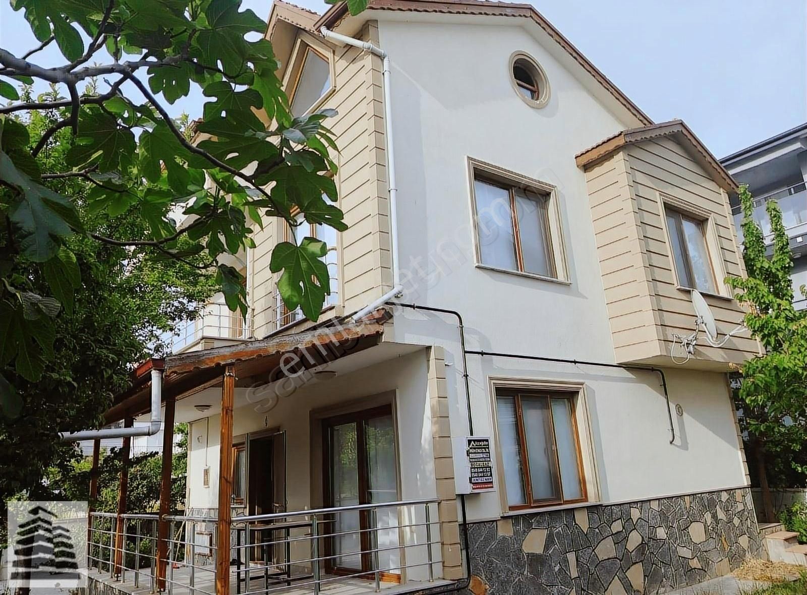 275 M2 Arsa İçerisinde 5+1 Müstakil Villa Denize Yürüme Mesafsnd