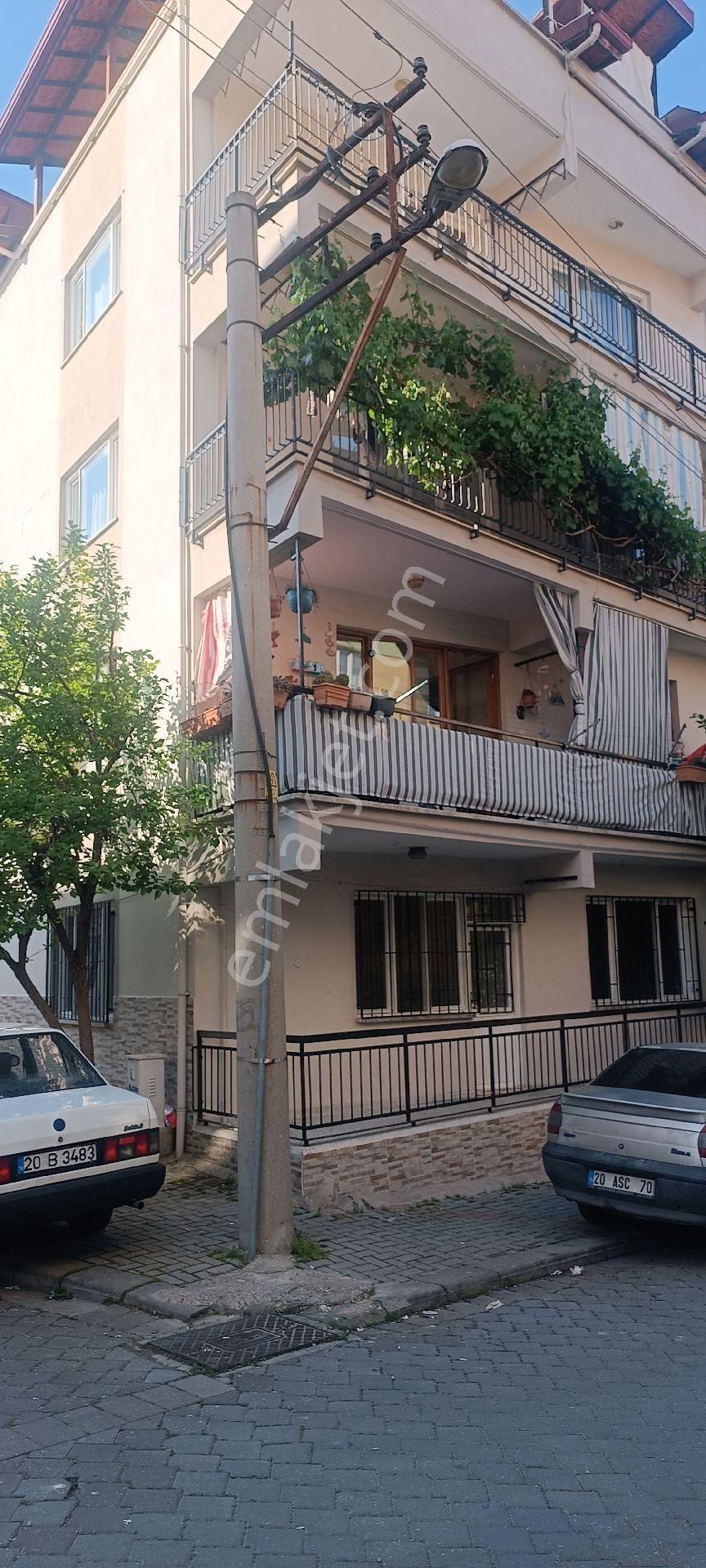 Merkezde Gunes Gören Guvenli Temiz Daire