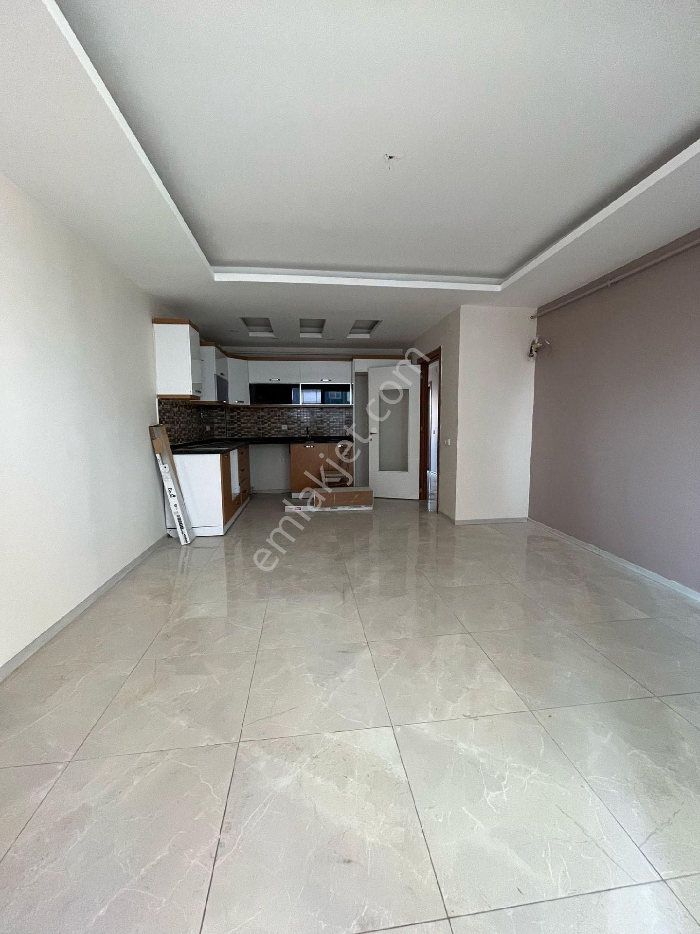Adana Sarıçam Osmangazi Mahallesi'nde Bulvar Üstü Site İçerisinde 3+1 Satılık Daire