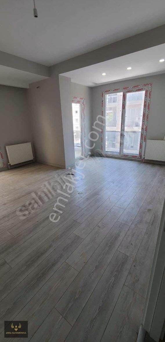 2 + 1 Satılık Daire Reşitpaşa Caddesi İkinci Bina