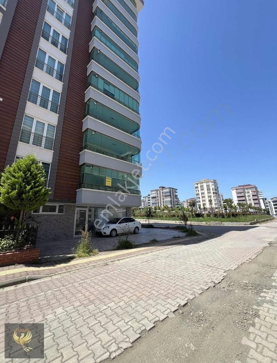 Atakumda 185 M2 Herkatta Tek Daire Etrafı Açık 4+1