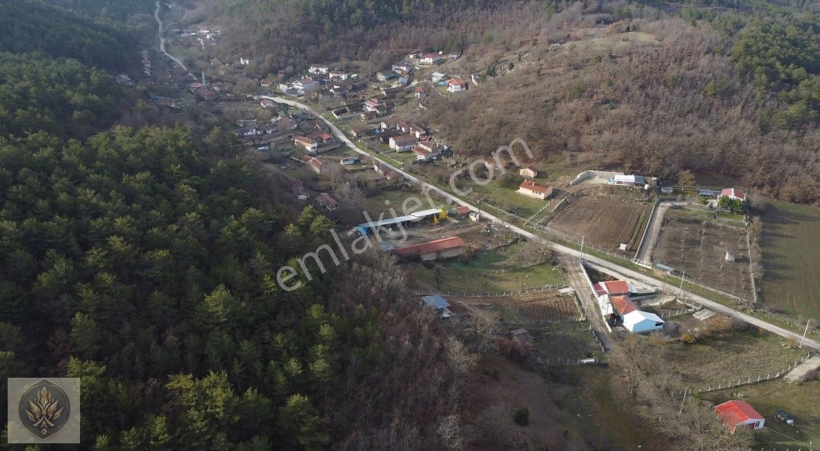 Bozüyük Kızılcapınar Köyü Bursa Yoluna 50 Metre Mesafede Bahçe