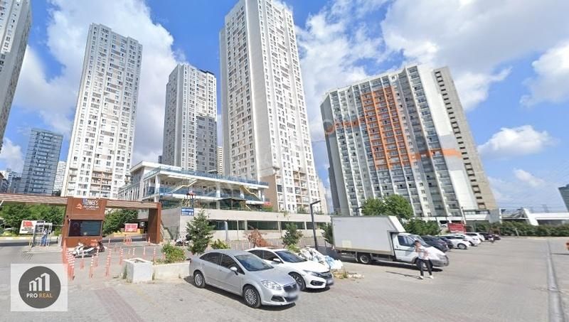 Marmaraparka Yakın N Towers Sitesi Eşyalı Kiralık 1+1 Boş Daire