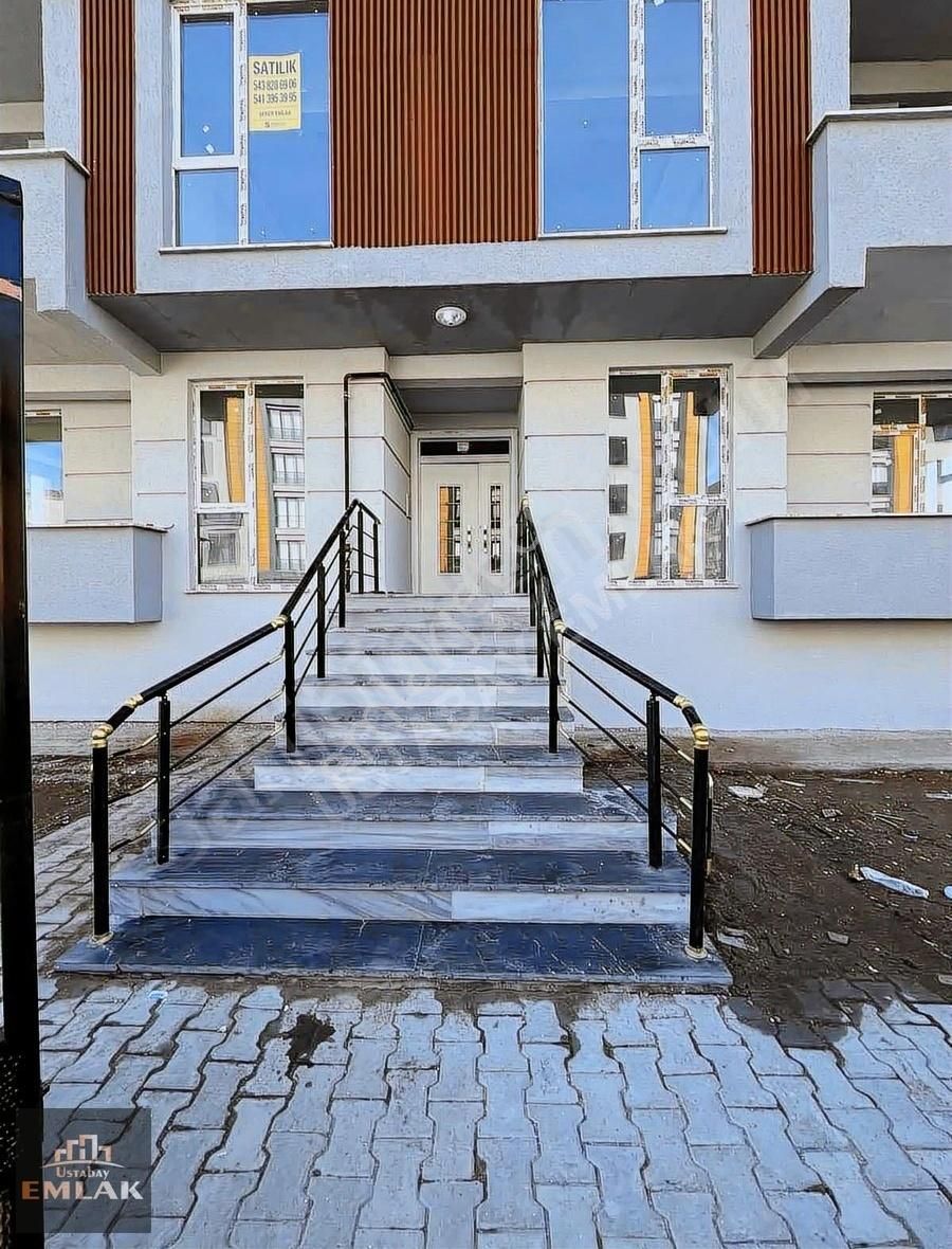 Ustabay Emlaktan Bahçeşehir Koleji Yanında Satılık 3+1 Daire