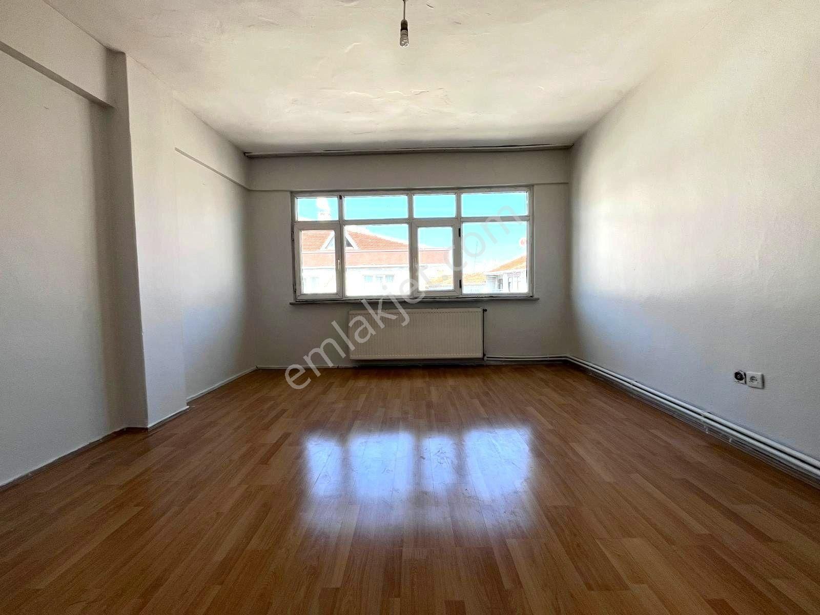 Bahçelievler Cumhuriyet Mah Kiralık 2+1 Daire 5.kat Masrafsız