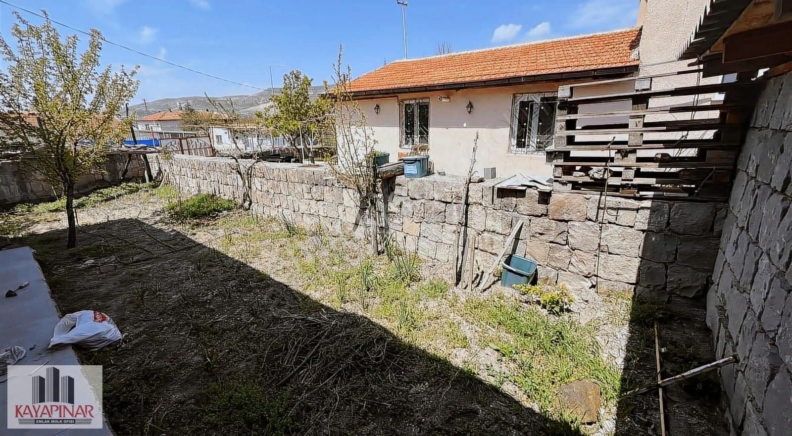 Bahçeli Müstakil Ev 2+1 Sıfırlanmış & Bakımlı