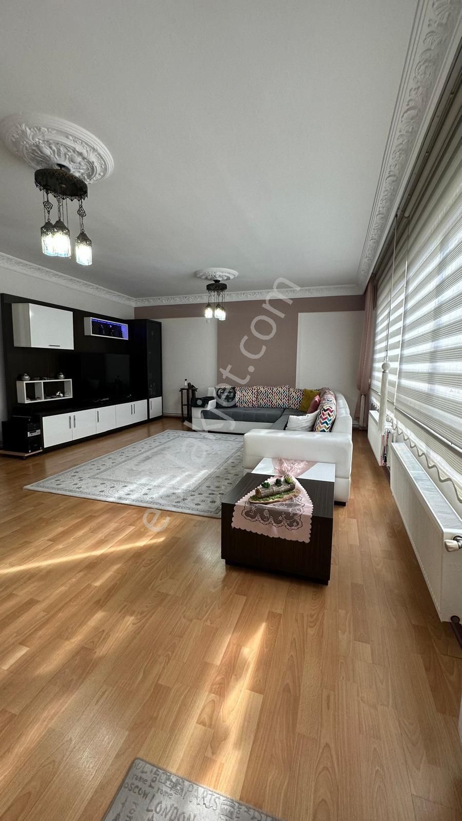 Ulu Önder Caddesi Üstünde 3+1 Geniş Bakımlı Daire