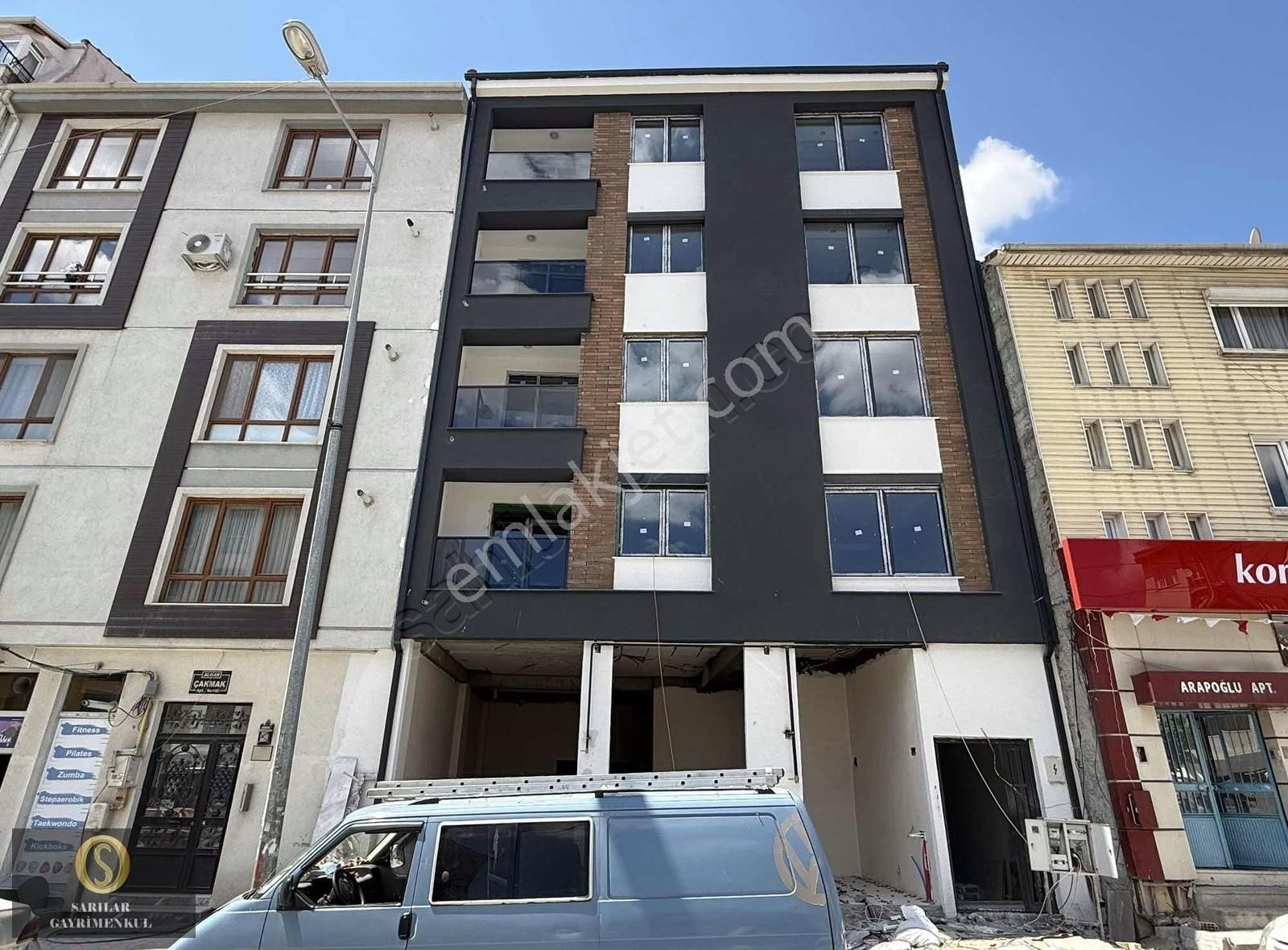 Sarılar Gm,den Ertaş Caddesi Üzeri Fırsat 3+1 Arakat Daire