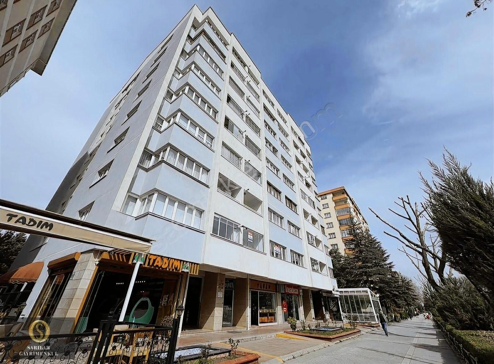 Sarılar Gm'den Atatürk Bulvarı 3+1 165m² Giyinme Odalı Kiralık