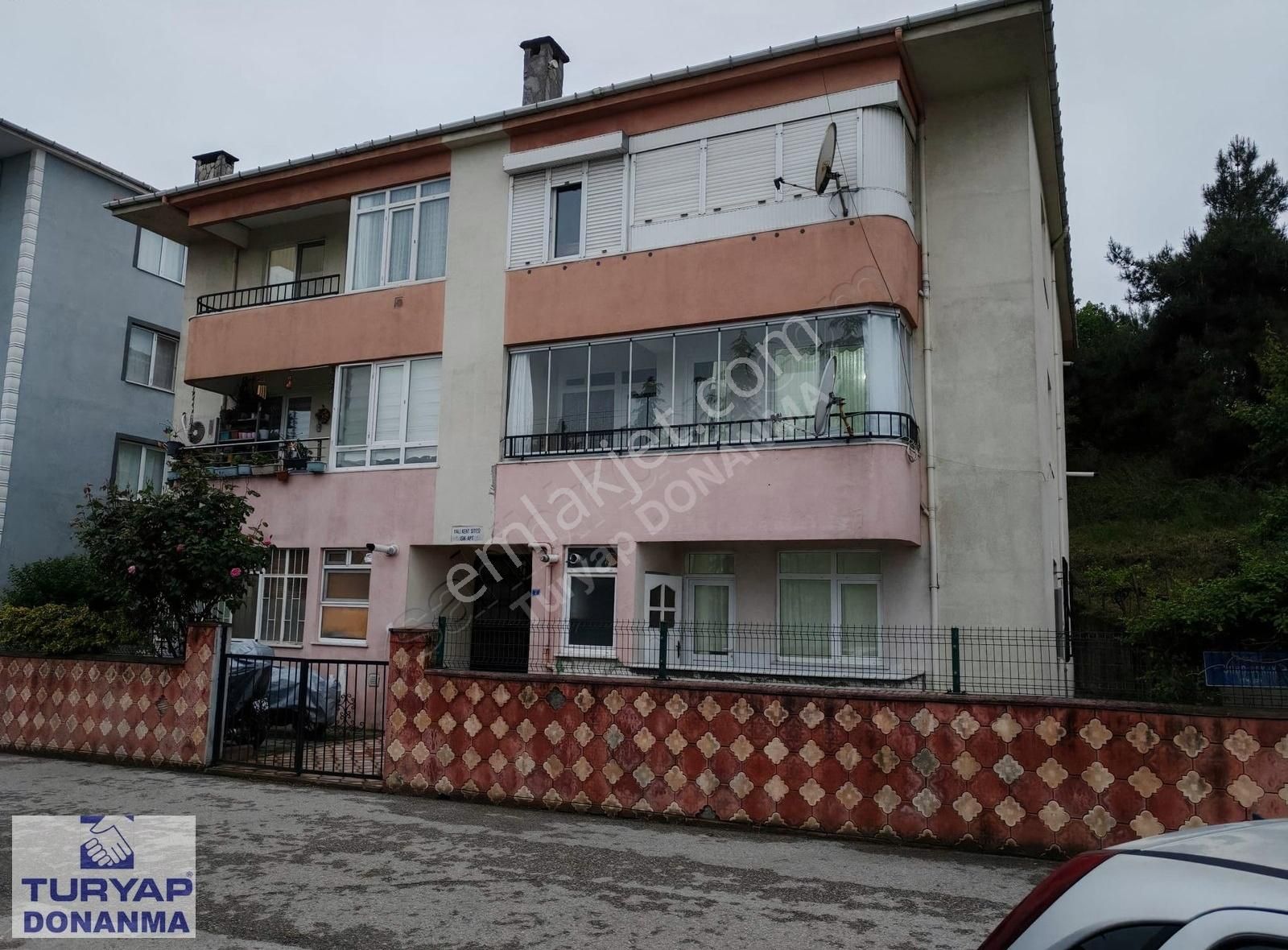 3+1 Kiracılı Satılık Daire (giriş Kat)