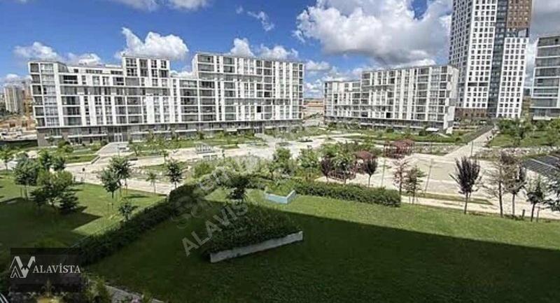 Emlakkonut Başakşehir Evleri 1+1 Satılık Daire Bahçe Katı