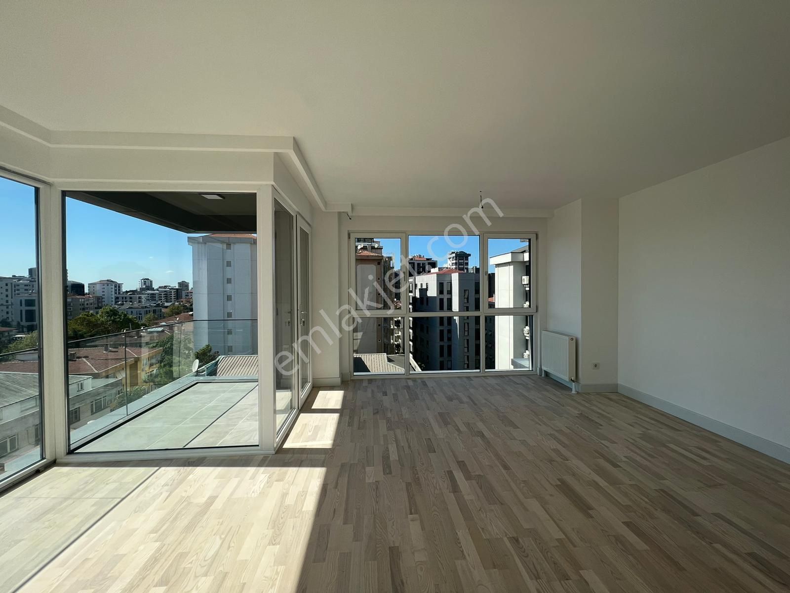 Çiftehavuzlar 'da Kapanmaz Deniz Manzaralı Satılık 3+1 Net 110 M2 2 Araçlık Otoparklı Daire