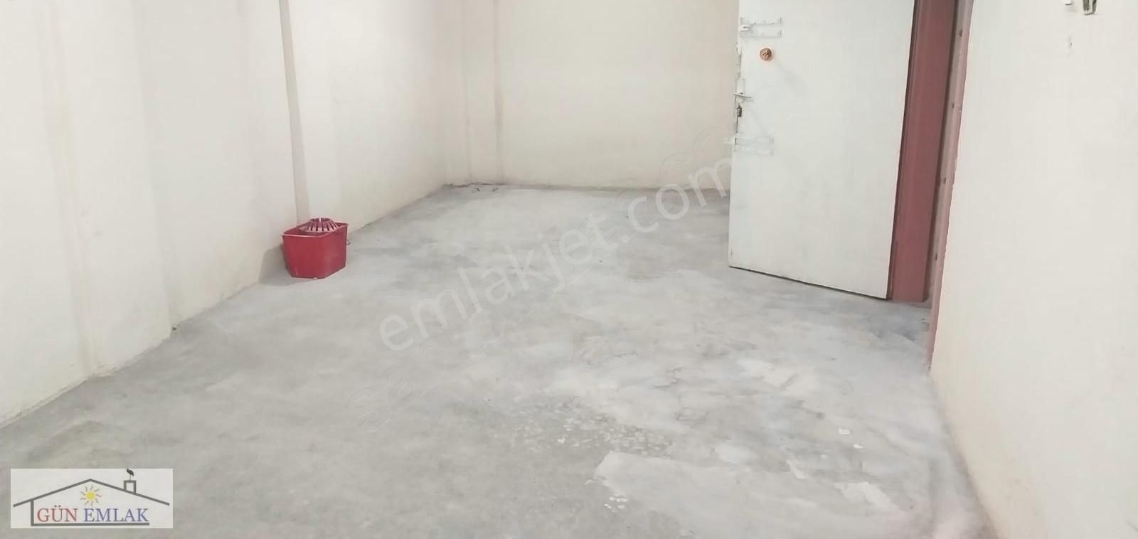 Gün Emlak'tan Yenimahalle Gürler Sk Kot-1 60 M2 Depo