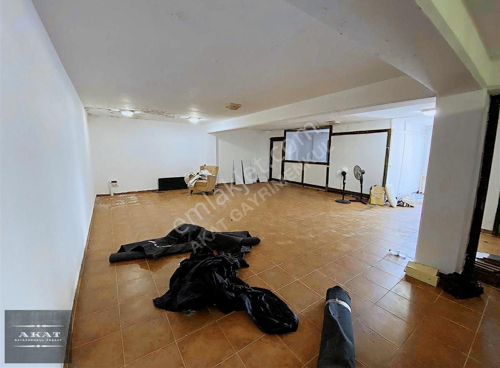 Ortakent Merkez'de Mutfak Banyosu Olan Kiralık 110 M2 Depo