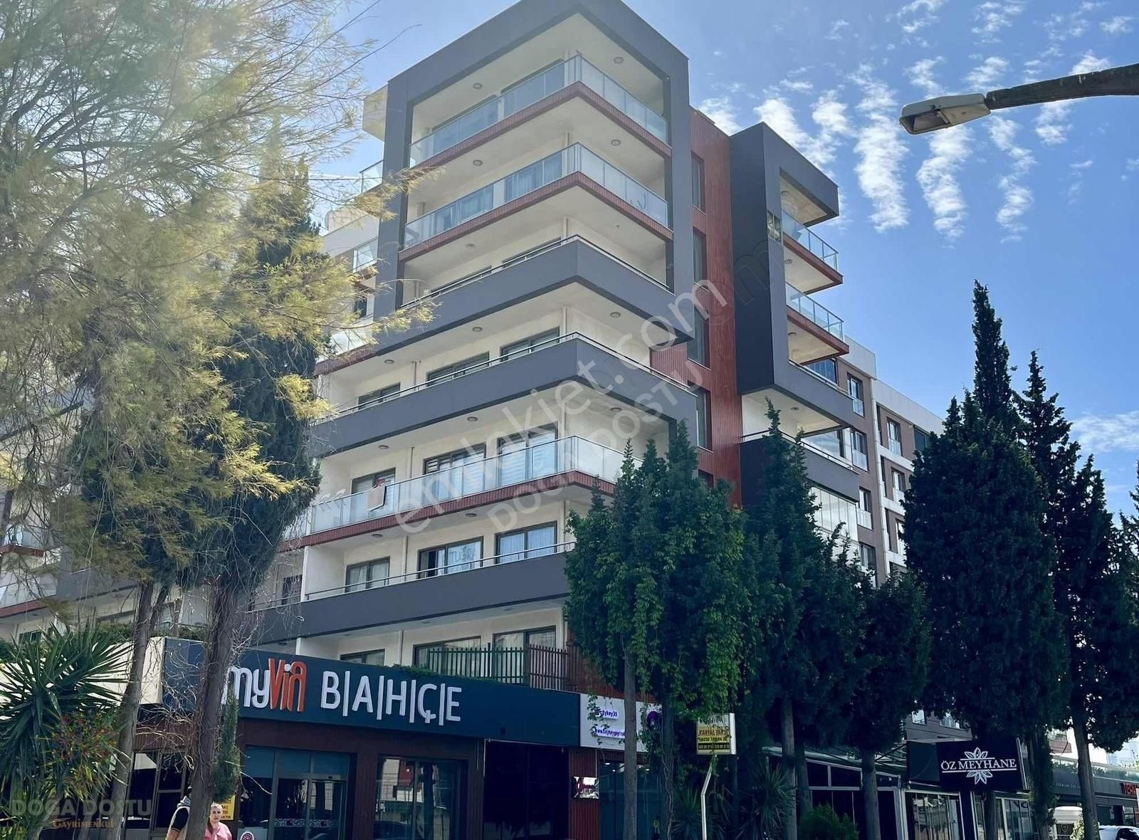 Bornova Myvia Bahçe Sitesi Havuz Ve Peyzaj Cepheli 1+0 Eşyalı