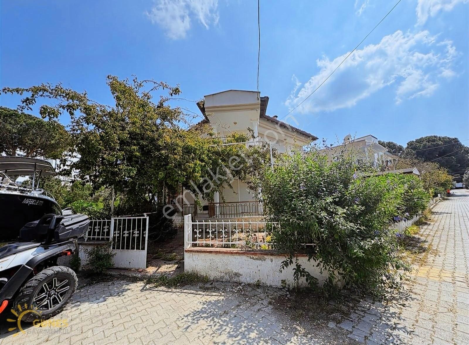 Denize 20 Metre! Tam Müstakil 4+1 Köşe Villa