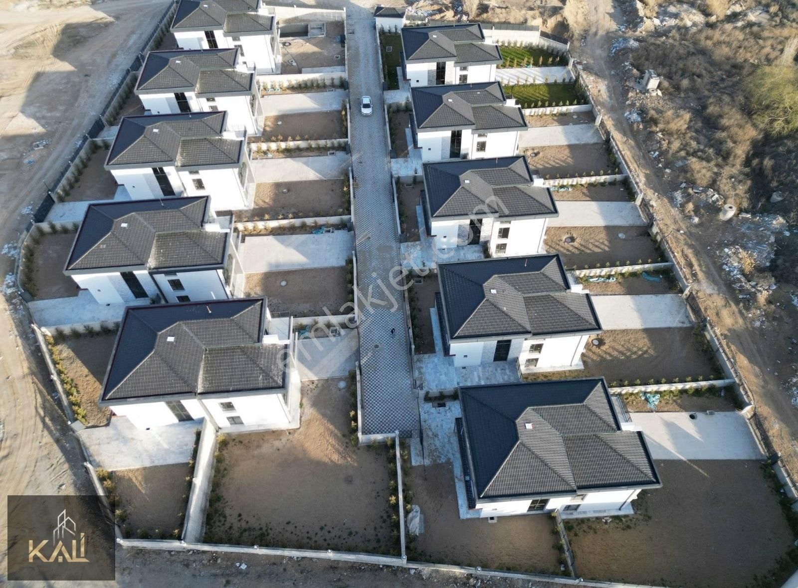 Nesibe Aydın Yakını Site İçerisinde 4+2 Yapılı Villa Kali A.ş.
