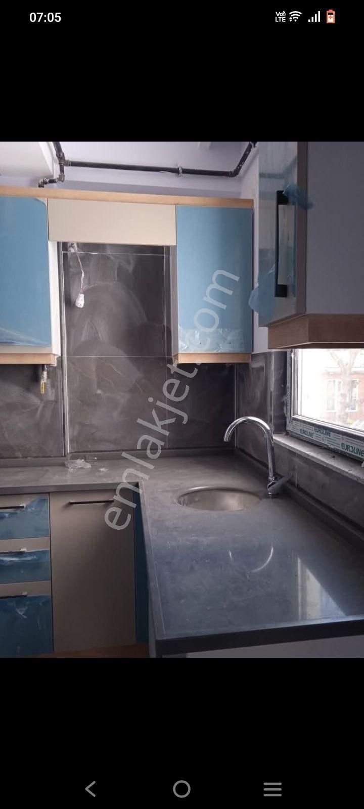 Çamlıca Mah.yeşilyurt Sok 'da Sıfır Takaslı Satılık 1+1: