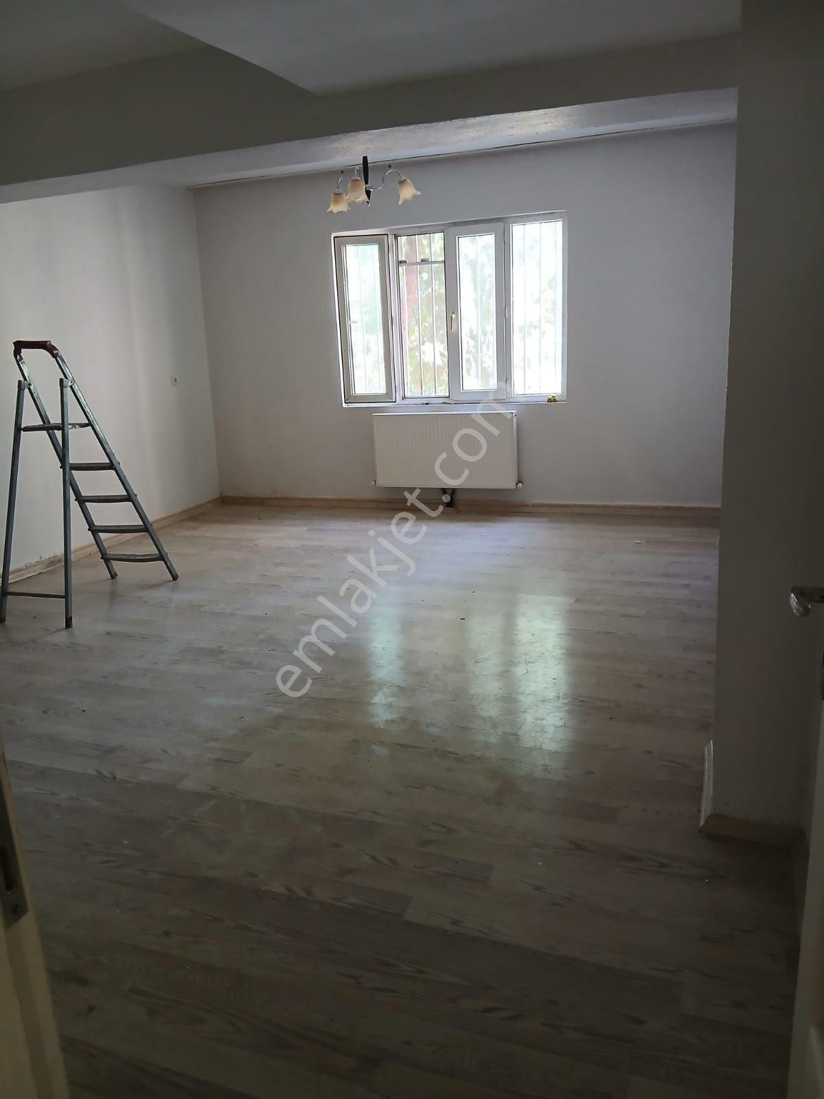 Adıyaman Merkez Malazgirt Mahallesi 130 M2 3+1 Doğalgazlı Daire Kiralık