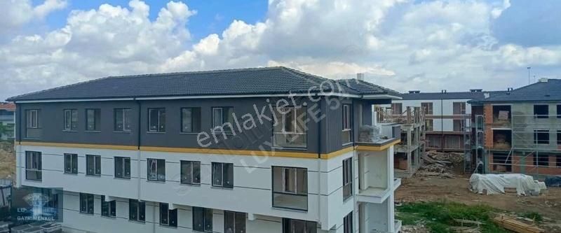 Lux Lıfe 54 Gayrimenkul Arifiye'de Satılık 2+1 Daire