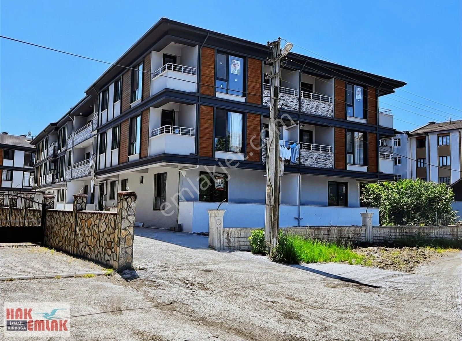 Hak Emlak'tan Hamidiye Mah Mükemmel Lokasyonda Satılık 2+1 Daire